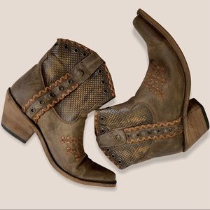 Liberty Black Canela Cowgirl Boots